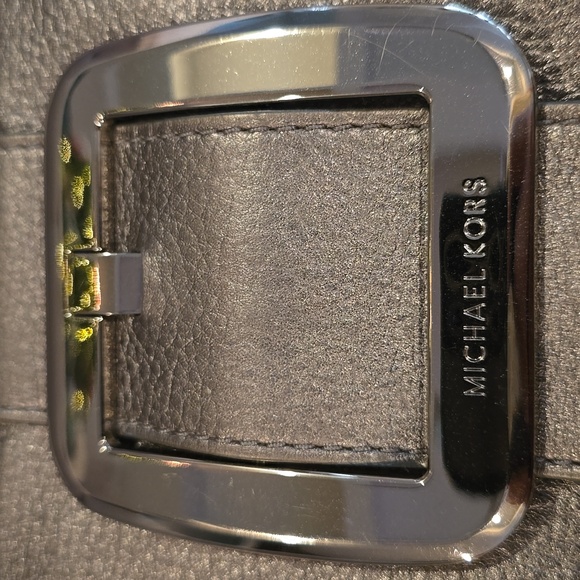 EUC Michael Kors grey envelope style clutch purse 👛 silver hardware - Picture 2 of 10